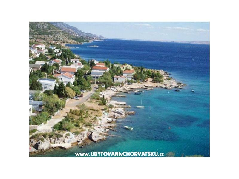 Apartmani Cesarica Карлобаг Екстер'єр фото